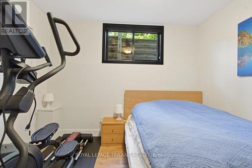 Lower Level: Self Contained Unit Bedroom - 20 Garfield Avenue, London South (South F), ON - Indoor Photo Showing Bedroom
