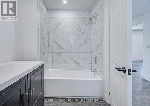 203 Talbot Street S, Norfolk (Simcoe), ON - Indoor Photo Showing Bathroom