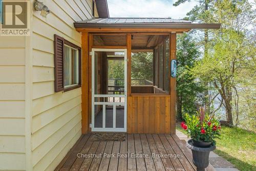 Screen Entrance Porch - 1026 Carlson Place, Bracebridge (Draper), ON - Outdoor With Deck Patio Veranda With Exterior