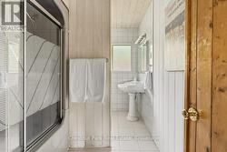 Main Floor - 4 piece bathroom - 