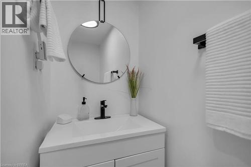 378 Norfolk Street N, Simcoe, ON - Indoor Photo Showing Bathroom