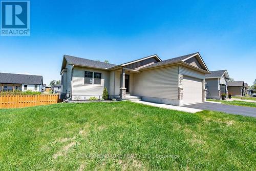46 DUSTIN DRIVE  Petawawa, ON K8H 0G2