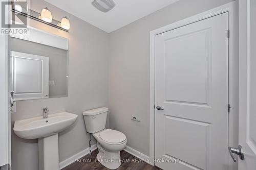 D - 435 Eldorado Private, Ottawa, ON - Indoor Photo Showing Bathroom