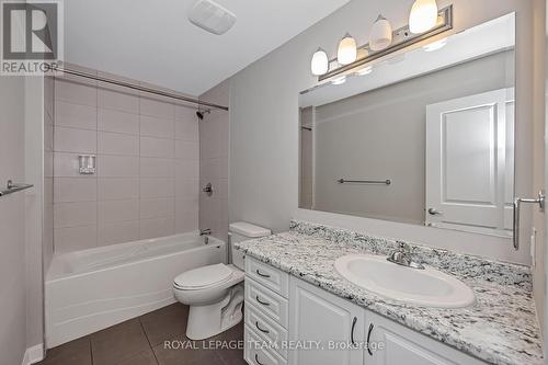 D - 435 Eldorado Private, Ottawa, ON - Indoor Photo Showing Bathroom