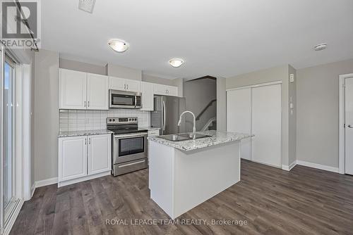 D - 435 Eldorado Private, Ottawa, ON - Indoor Photo Showing Kitchen With Stainless Steel Kitchen With Upgraded Kitchen