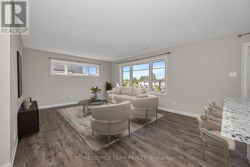 D - 435 Eldorado Private, Ottawa, ON - Indoor Photo Showing Living Room