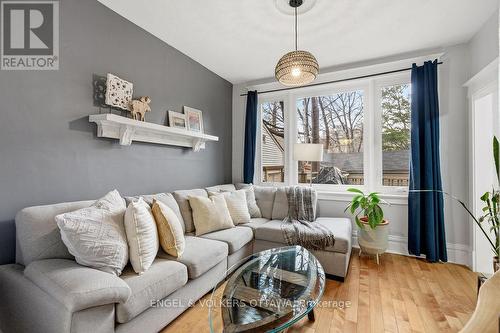 475 Kent Street, Ottawa, ON - Indoor Photo Showing Living Room