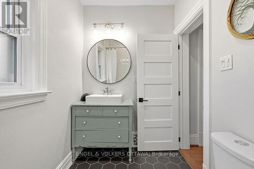 475 Kent Street, Ottawa, ON - Indoor Photo Showing Bathroom