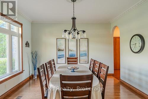 502411 Grey Road 1 Road, Georgian Bluffs, ON - Indoor Photo Showing Dining Room