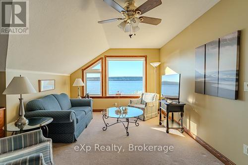 Upper Level Sitting Room - 502411 Grey Road 1 Road, Georgian Bluffs, ON - Indoor