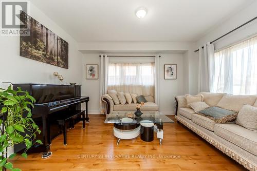 2504 Prestonvale Road, Clarington, ON - Indoor Photo Showing Living Room
