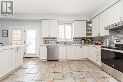 2504 Prestonvale Road, Clarington, ON - Indoor Photo Showing Kitchen With Upgraded Kitchen