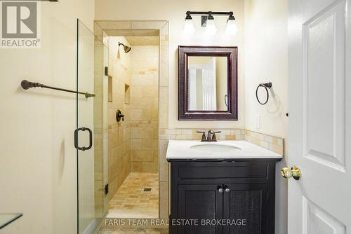 21 Poplar Crescent, Oro-Medonte, ON - Indoor Photo Showing Bathroom