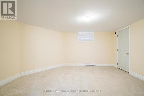21 Poplar Crescent, Oro-Medonte, ON - Indoor Photo Showing Other Room