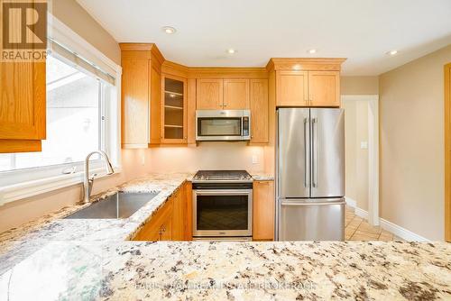 21 Poplar Crescent, Oro-Medonte, ON - Indoor Photo Showing Kitchen