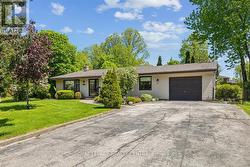 2613 LIRUMA ROAD  Mississauga, ON L5K 1Y8