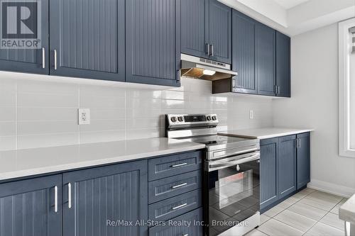 175 St Joseph Road, Kawartha Lakes (Lindsay), ON - Indoor Photo Showing Kitchen With Upgraded Kitchen