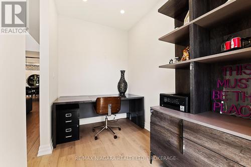 Office Nook - 1448 Four Mile Creek Road, Niagara-On-The-Lake (Virgil), ON - Indoor