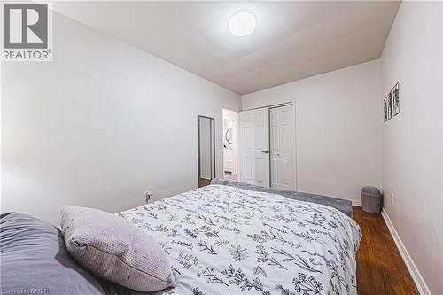 13 East 21St Street, Hamilton, ON - Indoor Photo Showing Bedroom