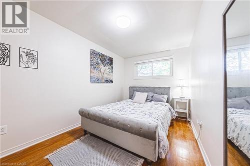 13 East 21St Street, Hamilton, ON - Indoor Photo Showing Bedroom