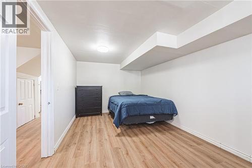 13 East 21St Street, Hamilton, ON - Indoor Photo Showing Bedroom