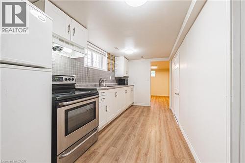 13 East 21St Street, Hamilton, ON - Indoor Photo Showing Kitchen