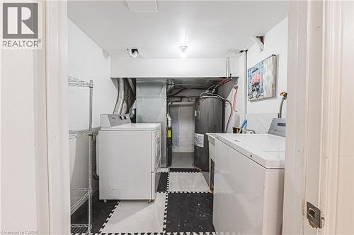 13 East 21St Street, Hamilton, ON - Indoor Photo Showing Laundry Room