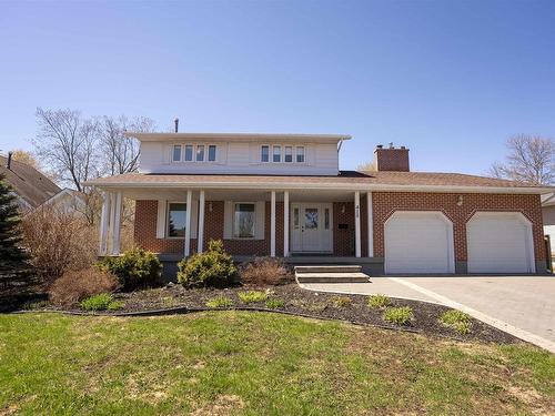 415 Chelsea Crescent  Thunder Bay, ON P7B 5P8