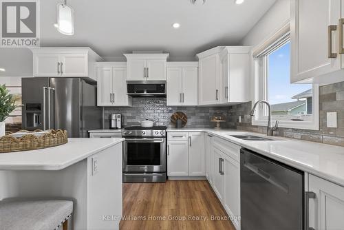 187 Lake Breeze Drive, Ashfield-Colborne-Wawanosh (Colborne), ON - Indoor Photo Showing Kitchen With Stainless Steel Kitchen With Double Sink With Upgraded Kitchen