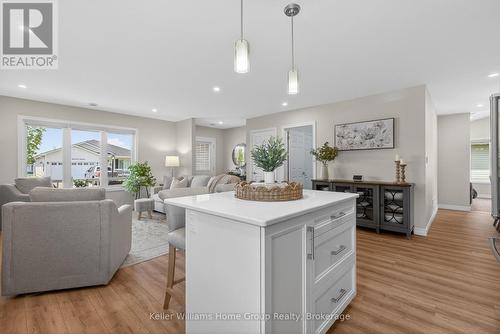 187 Lake Breeze Drive, Ashfield-Colborne-Wawanosh (Colborne), ON - Indoor Photo Showing Living Room