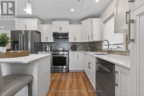 187 Lake Breeze Drive, Ashfield-Colborne-Wawanosh (Colborne), ON - Indoor Photo Showing Kitchen With Stainless Steel Kitchen With Upgraded Kitchen