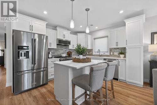 187 Lake Breeze Drive, Ashfield-Colborne-Wawanosh (Colborne), ON - Indoor Photo Showing Kitchen With Stainless Steel Kitchen With Upgraded Kitchen