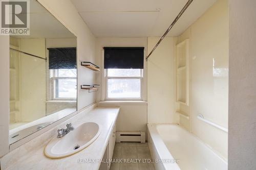1911 Glenview Road, Pickering, ON - Indoor Photo Showing Bathroom