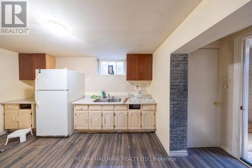1911 Glenview Road, Pickering, ON - Indoor Photo Showing Kitchen With Double Sink