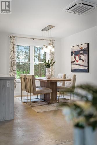 open concept living - 2654 County Road 5, Prince Edward County (Sophiasburg Ward), ON - Indoor