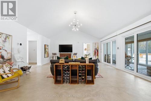 In floor heating and cooling and central air - 2654 County Road 5, Prince Edward County (Sophiasburg Ward), ON - Indoor