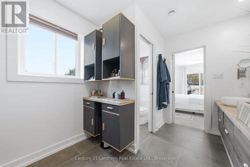 separate water closet area - 2654 County Road 5, Prince Edward County (Sophiasburg Ward), ON - Indoor