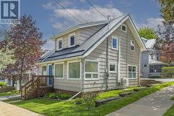 39 Maple Street  Dartmouth, NS B3A 1X9