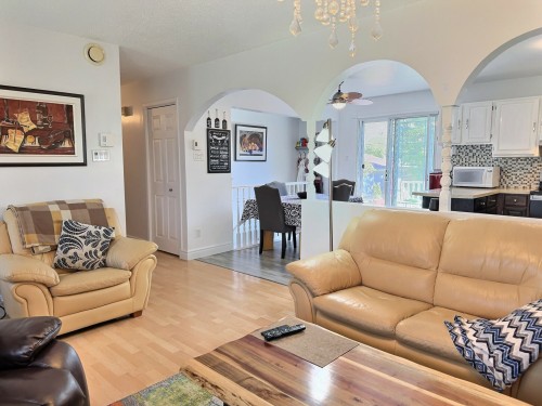 Living Room - 53 Carré Roberge, Saint-Bruno-De-Guigues, QC - Indoor Photo Showing Living Room