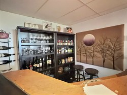 Bar - 