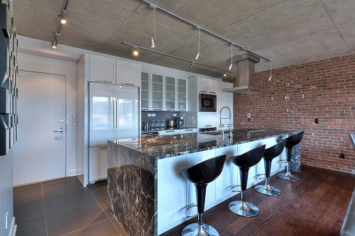 Kitchen - 703-288 Rue Ann, Montréal (Le Sud-Ouest), QC - Indoor Photo Showing Kitchen With Upgraded Kitchen