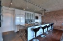 Kitchen - 703-288 Rue Ann, Montréal (Le Sud-Ouest), QC  - Indoor Photo Showing Kitchen With Upgraded Kitchen 