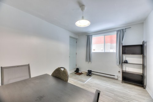 Salon - 1974 Rue St-Germain, Montréal (Saint-Laurent), QC - Indoor Photo Showing Other Room