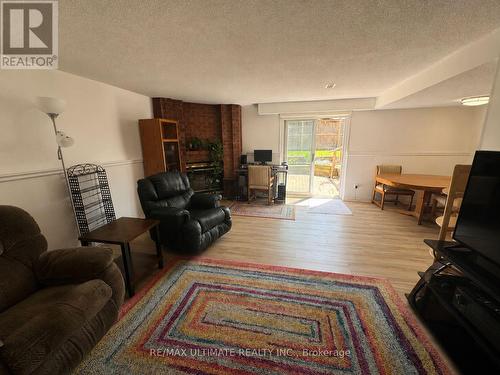 12 Stoney Brook Crescent, St. Catharines, ON - Indoor Photo Showing Living Room