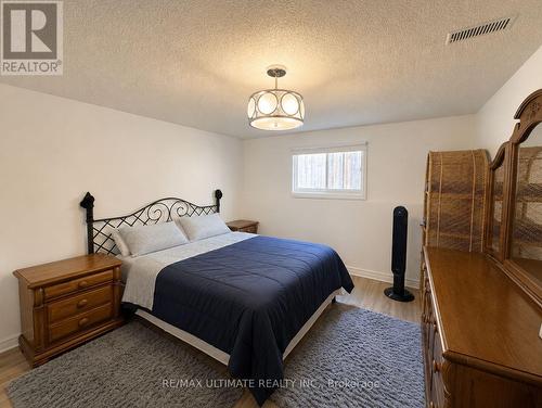 12 Stoney Brook Crescent, St. Catharines, ON - Indoor Photo Showing Bedroom