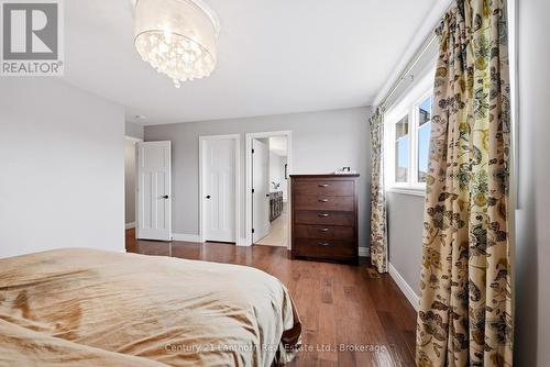 63 Scenic Drive, Belleville (Thurlow Ward), ON - Indoor Photo Showing Bedroom