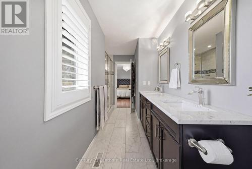 63 Scenic Drive, Belleville (Thurlow Ward), ON - Indoor Photo Showing Bathroom