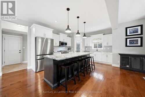 63 Scenic Drive, Belleville (Thurlow Ward), ON - Indoor Photo Showing Kitchen With Upgraded Kitchen