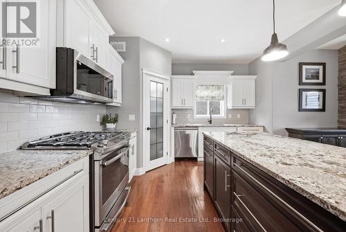 63 Scenic Drive, Belleville (Thurlow Ward), ON - Indoor Photo Showing Kitchen With Upgraded Kitchen
