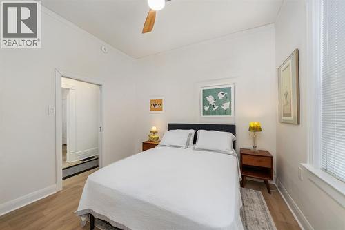 119 Christina Street South, Sarnia, ON - Indoor Photo Showing Bedroom